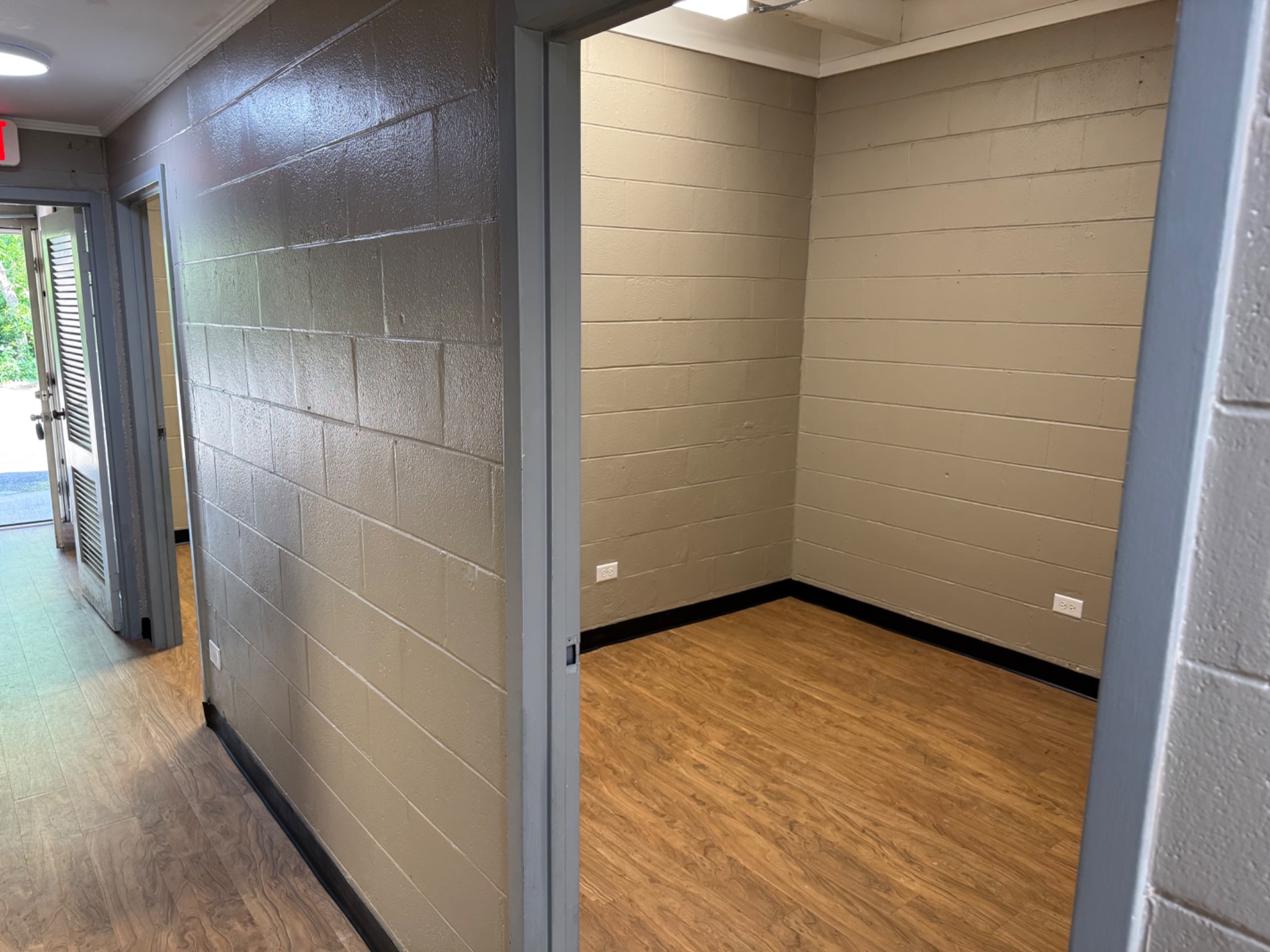 Diego Kirsch Facebook ad: 110 sqft Commercial office / Business suite. Cobb St…