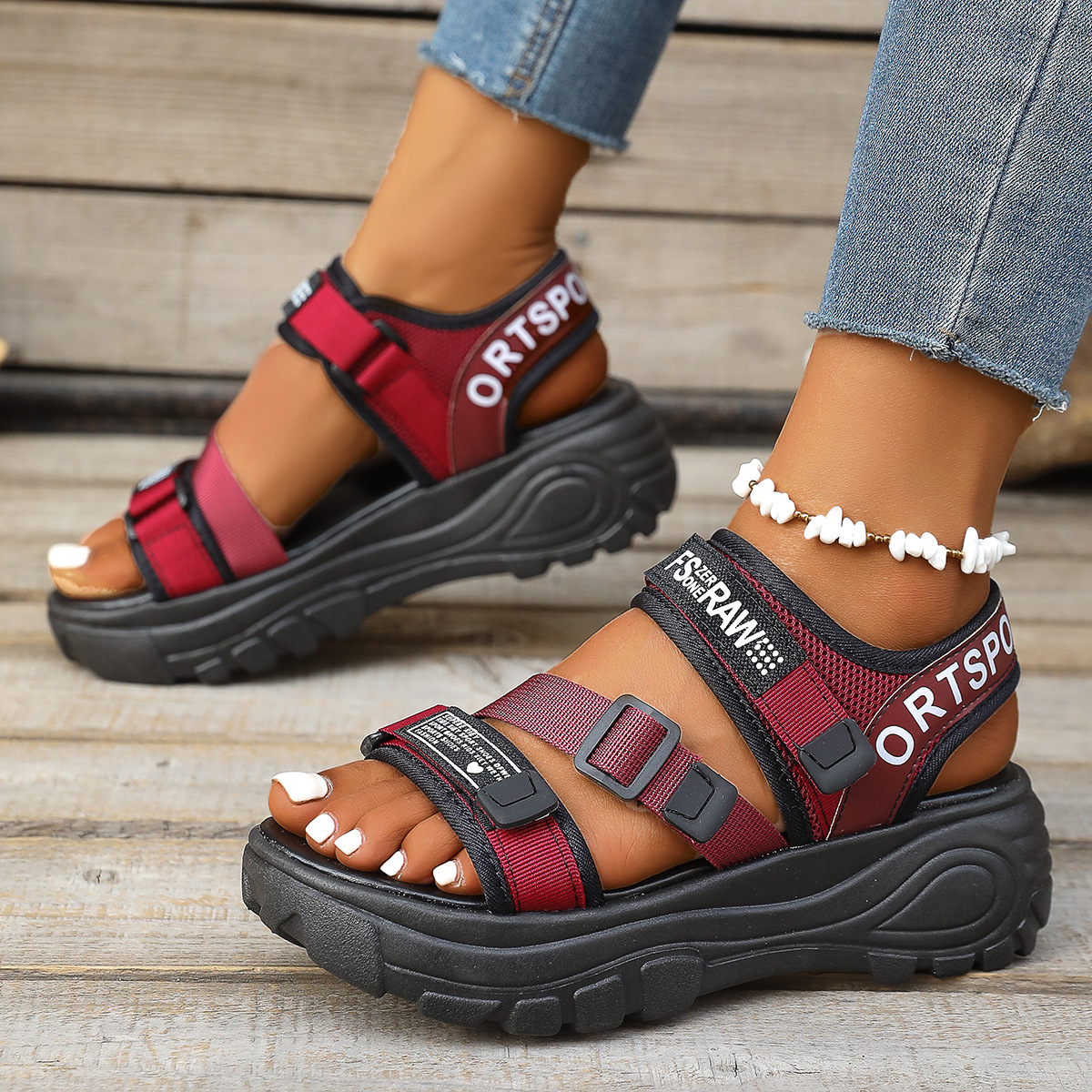 Outletshops Facebook ad