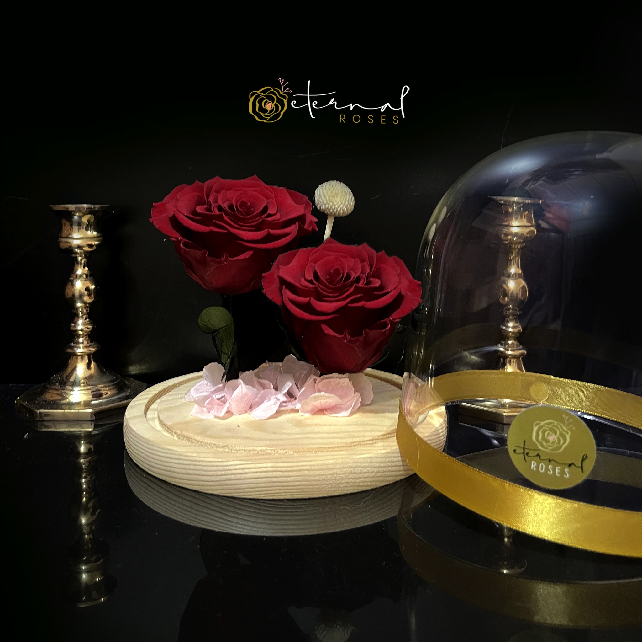 Eternal Roses Facebook ad: Recuérdale lo Especial que es para ti