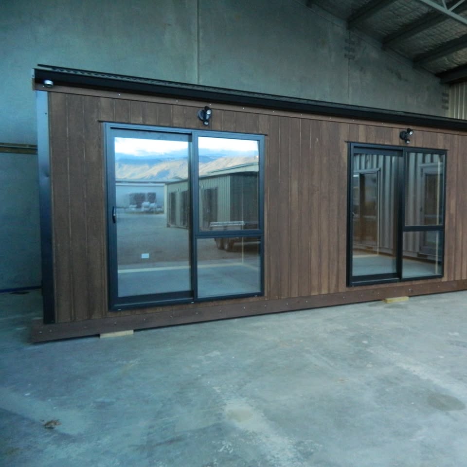 Darryl Taylor Facebook ad: sleepout or office three rooms