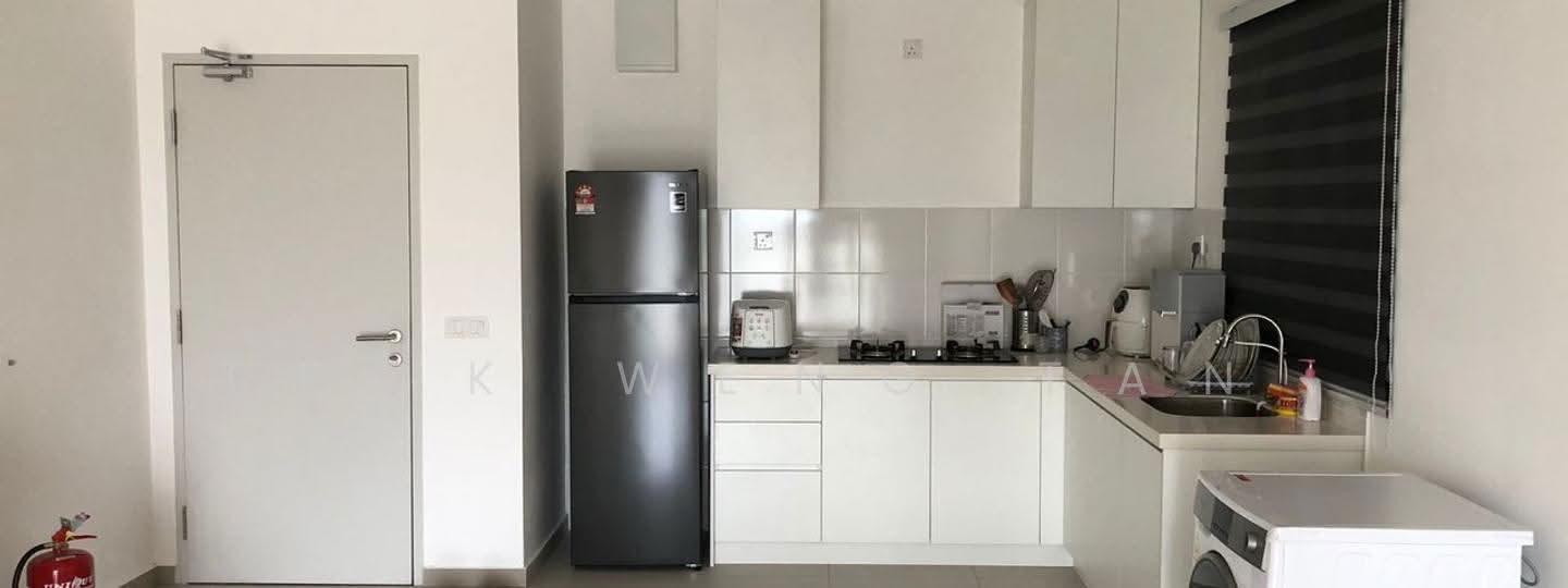 iProperty.com.my Facebook ad: Looking to rent a property in a city…