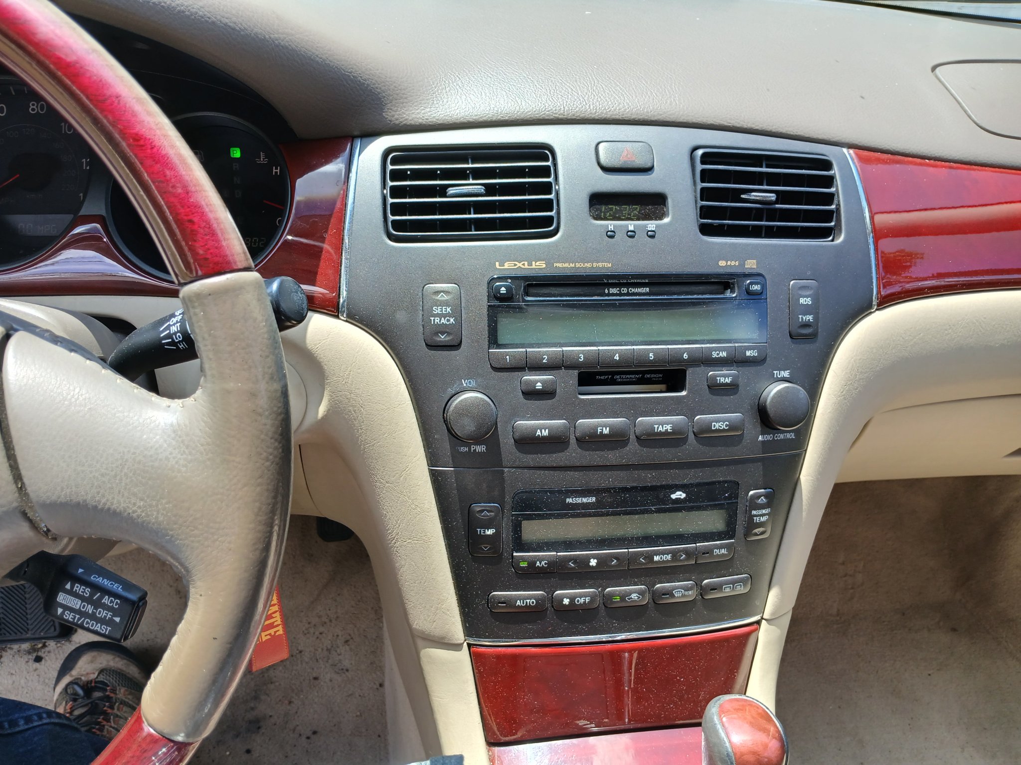 Olagod Ho-tep Facebook ad: 2003 Lexus ES 300