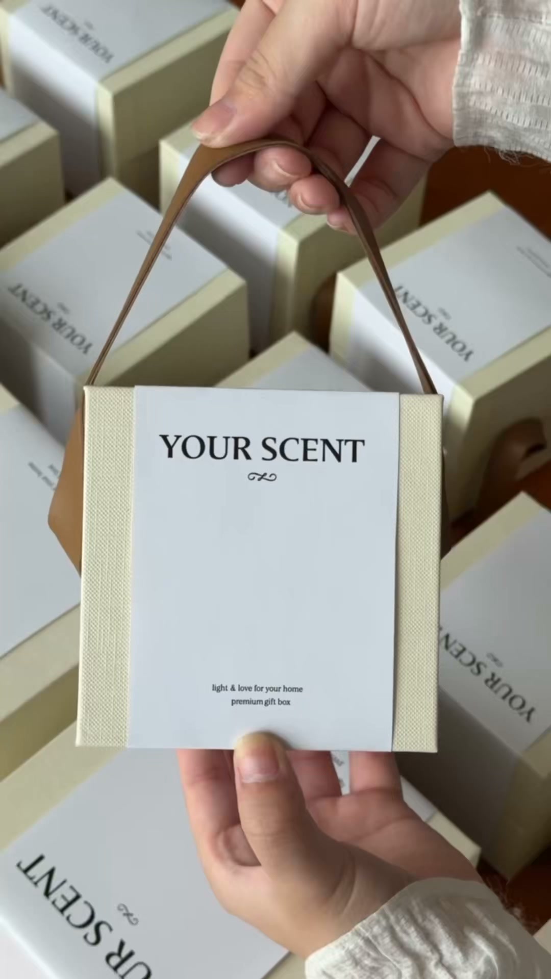 Your Scent Vietnam Facebook ad: 𝐏𝐑𝐄𝐌𝐈𝐔𝐌 𝐆𝐈𝐅𝐓 𝐒𝐄𝐓 | Quà tặng nến thơm…