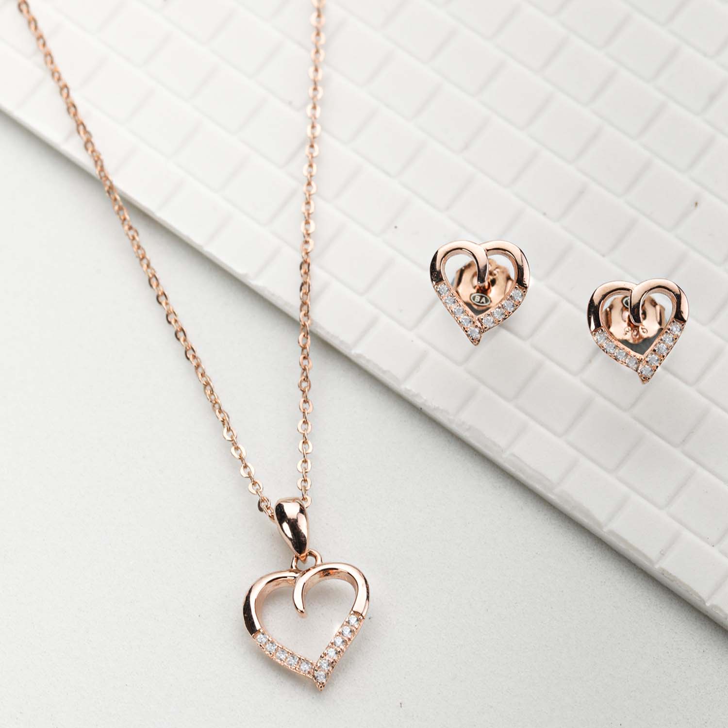 Zavya Jewelry Facebook ad
