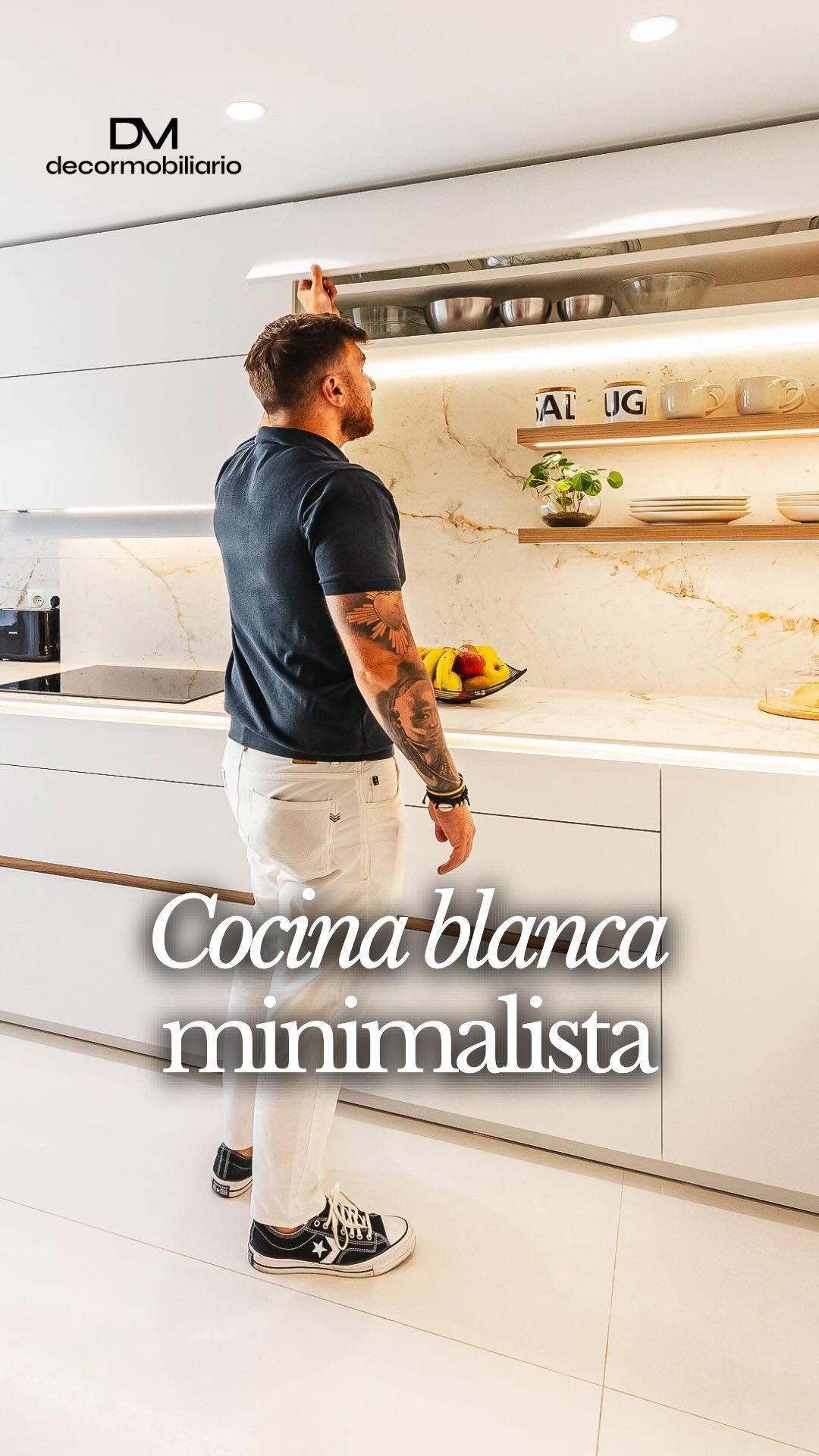 Tiendas Decormobiliario Facebook ad: Tener una cocina minimalista y con amplio almacenamiento…