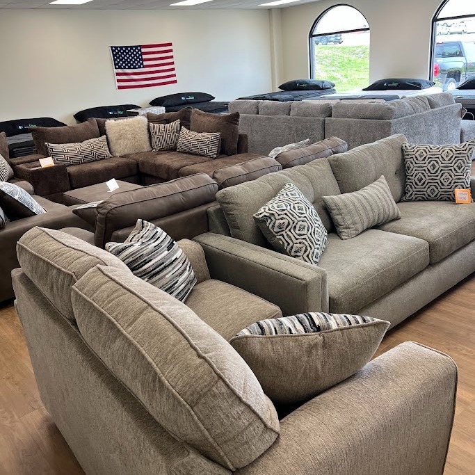 BoxDrop Cape Girardeau Facebook ad: CLEARANCE ALERT-WE NEED SPACE NOW!