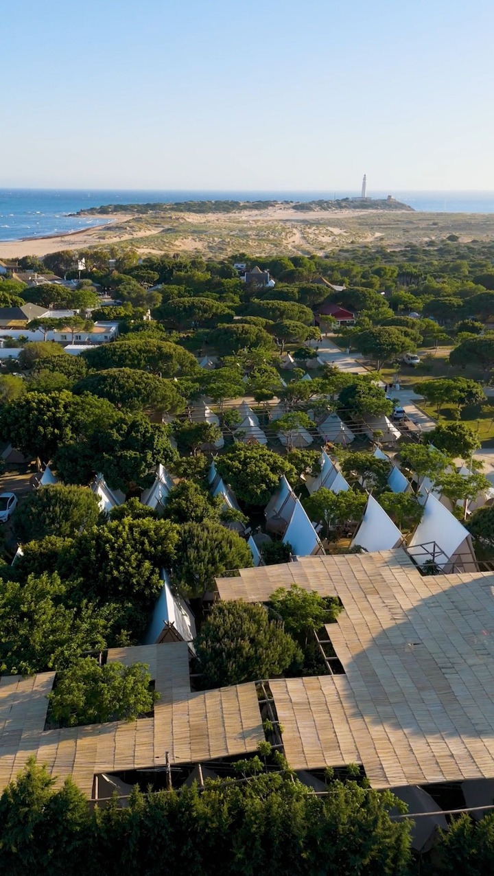 Kampaoh Facebook ad: Guarda este paraíso gaditano para tu próxima escapada…