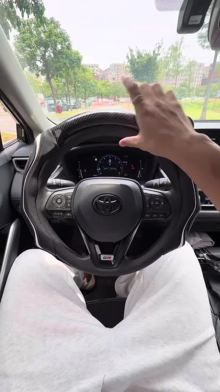 Energyjust I Facebook ad: Sport-style silicone steering wheel cover