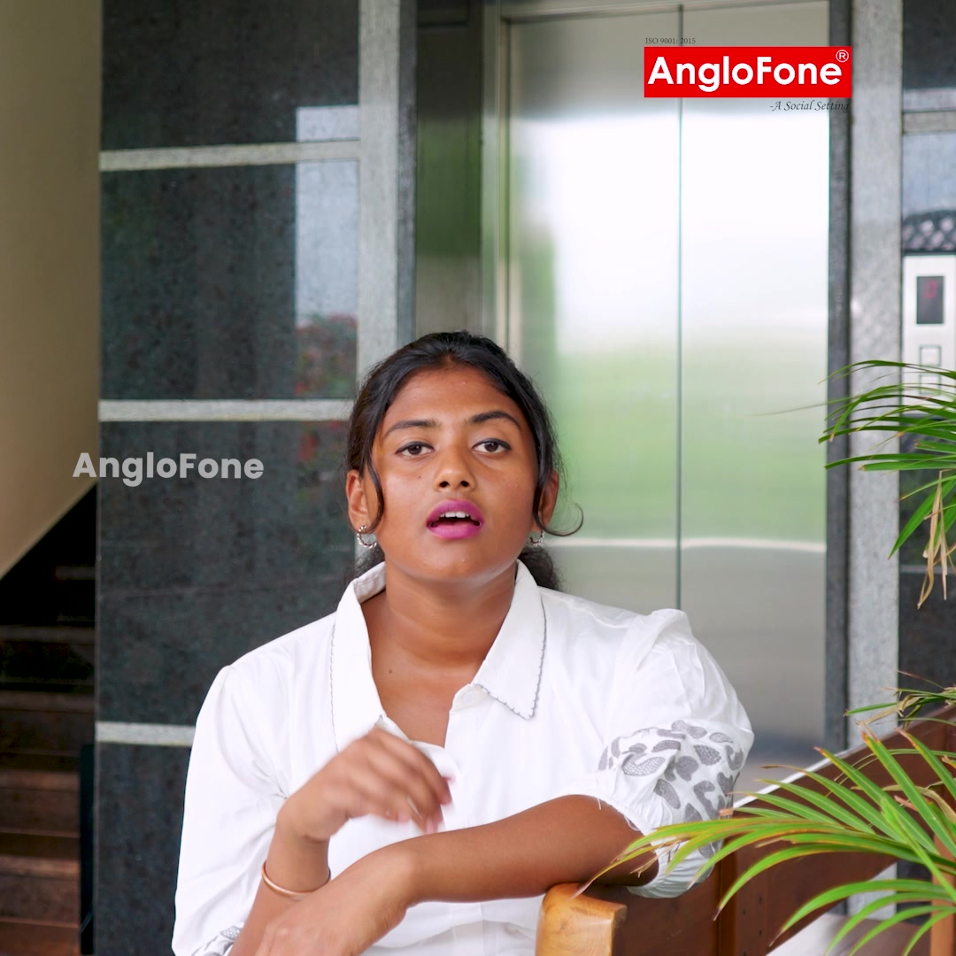 Anglofone Online English - Tamil Facebook ad: Chat with us