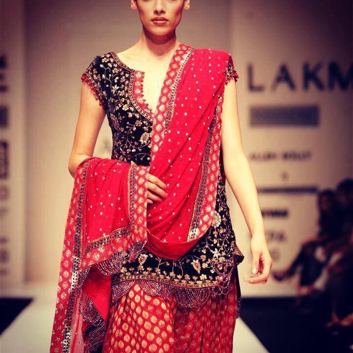Madaan cloth house Facebook ad: madaans best collections for suits sarees