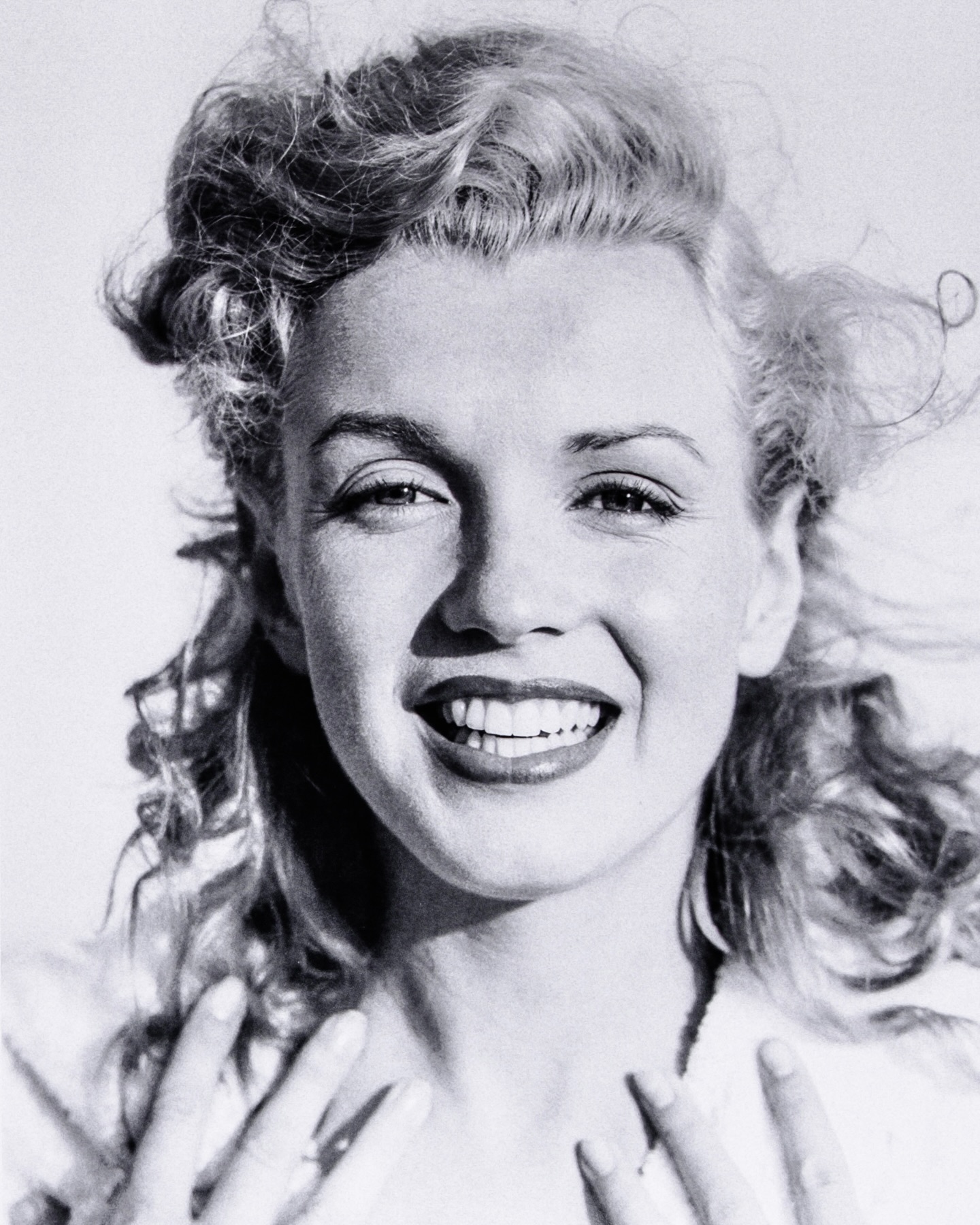ACC Art Books Facebook ad: Marilyn Monroe 100: order for Mother’s Day delivery.