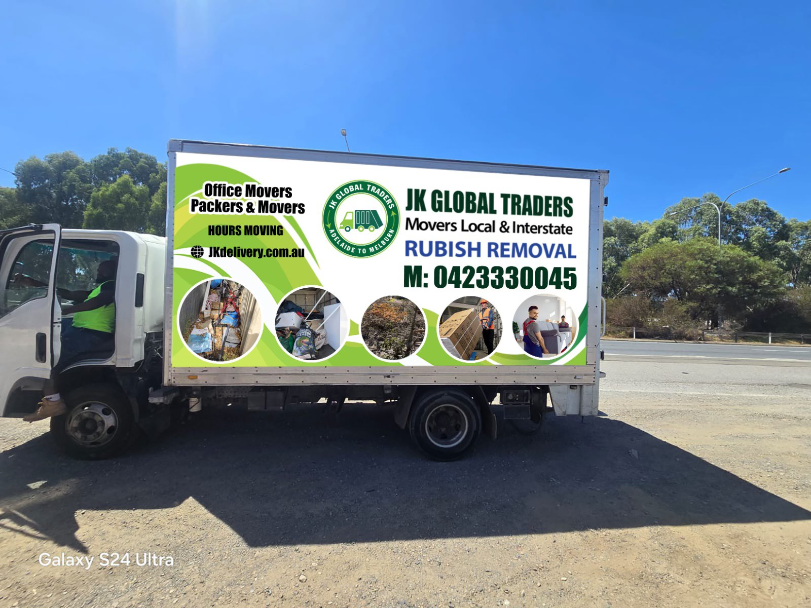 Delivery service Facebook ad: Moving or Need Fast Delivery in Adelaide?