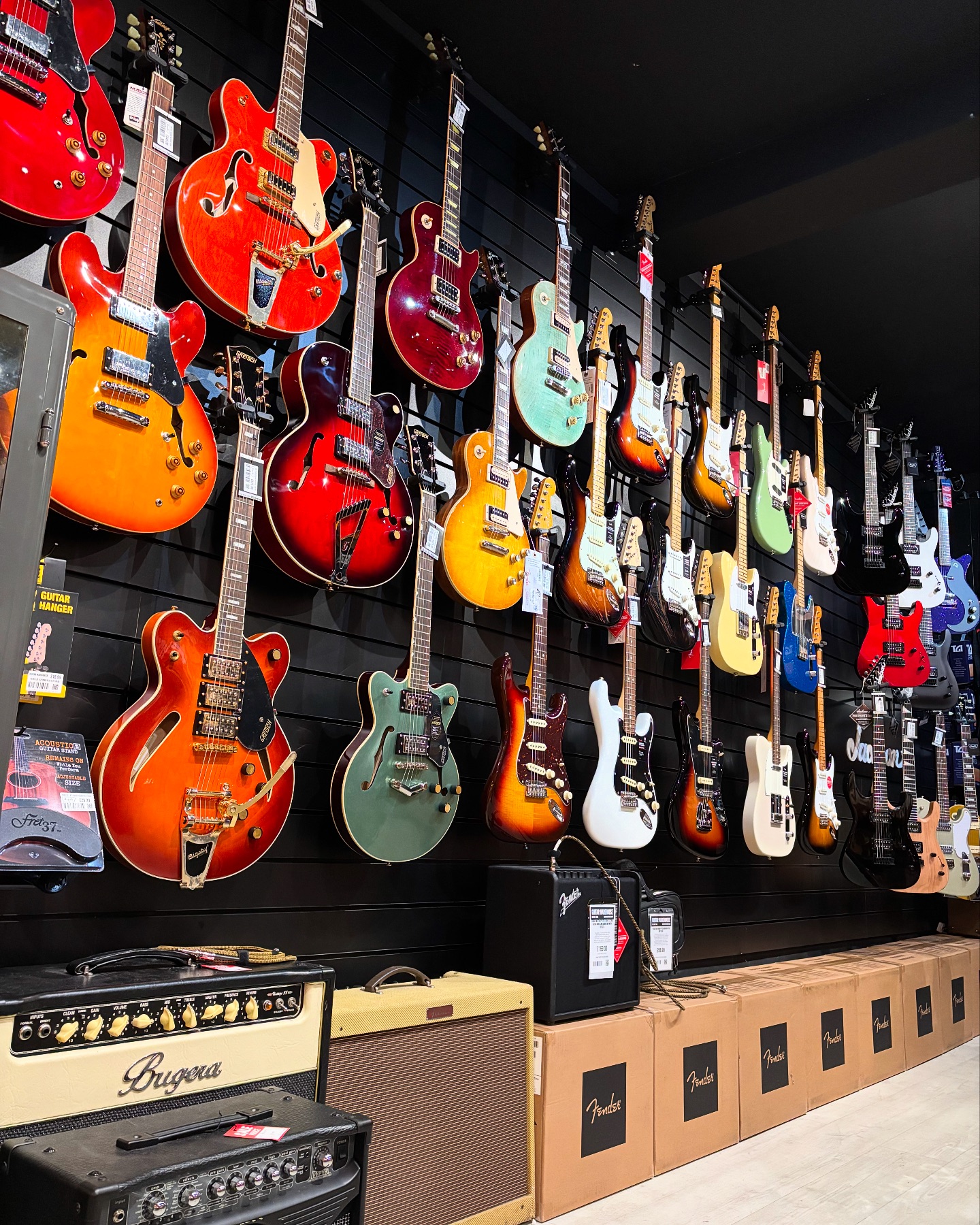 Guitar Warehouse - Mayalls Facebook ad: Guitar Warehouse