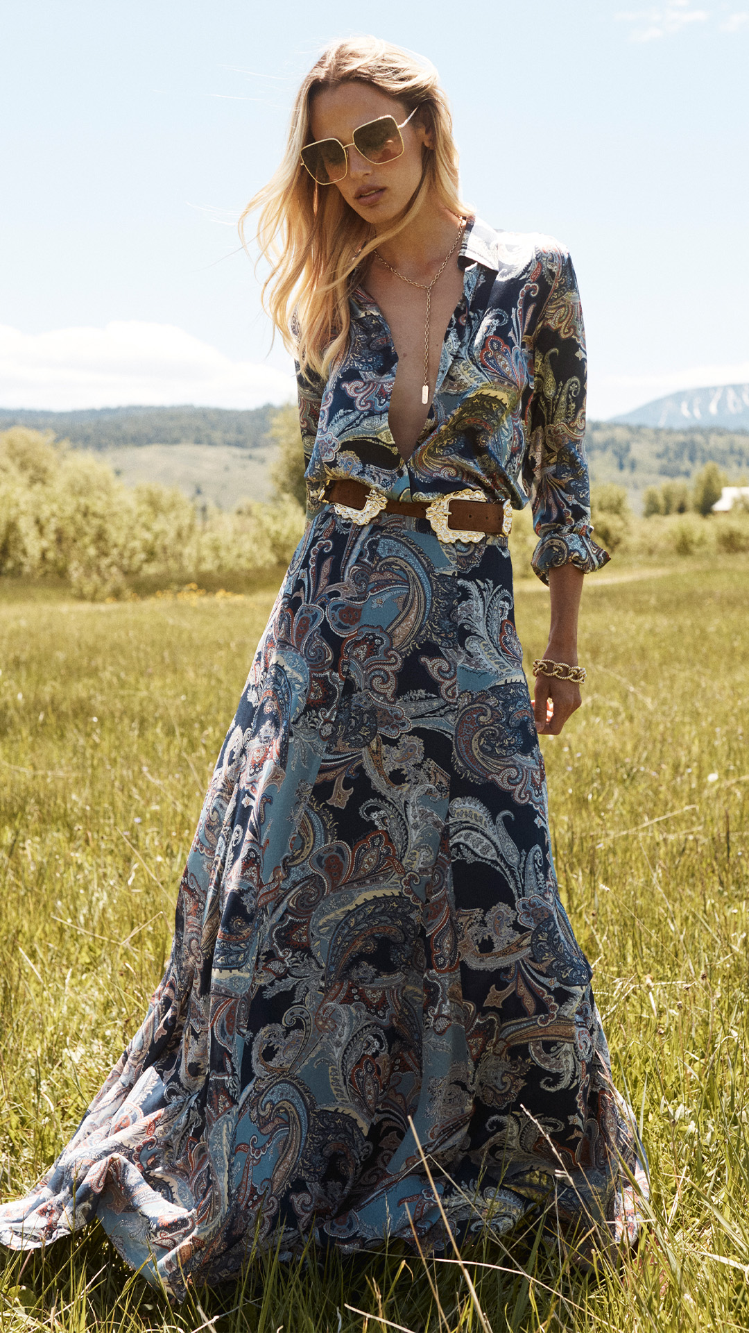 L'AGENCE Facebook ad: New Season Prints