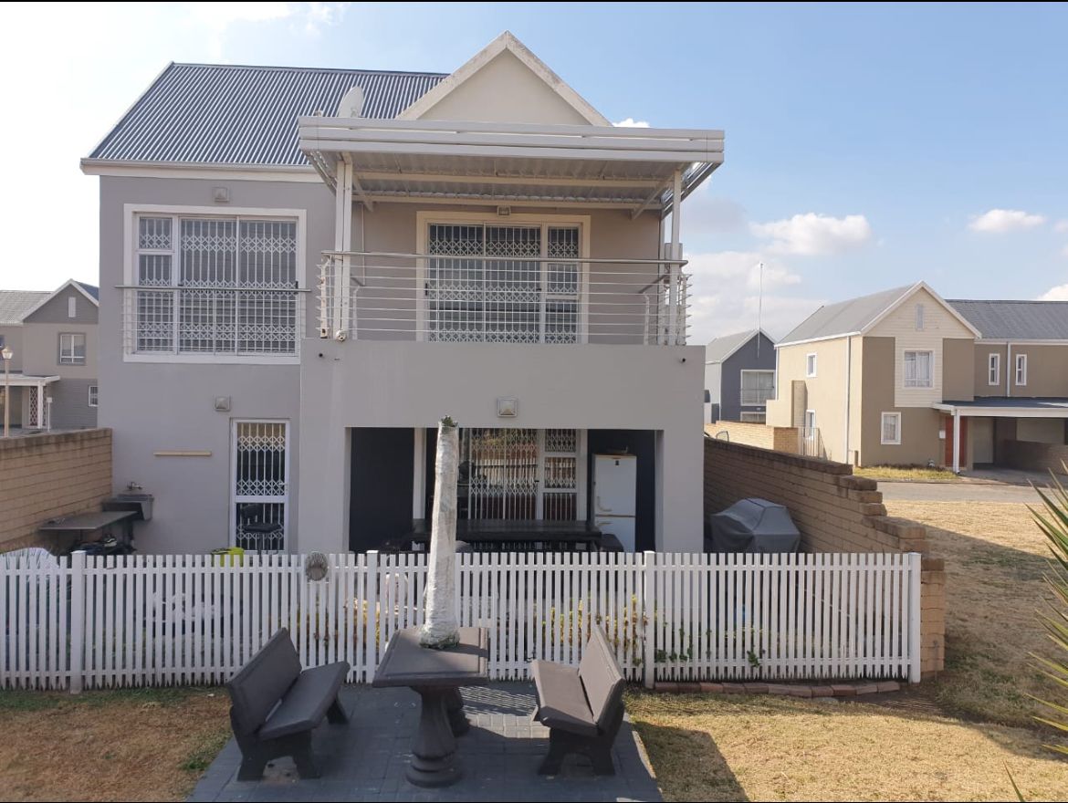 GO LETTING Facebook ad: 3 Bedroom Townhouse for Sale in Vanderbijlpark Se…
