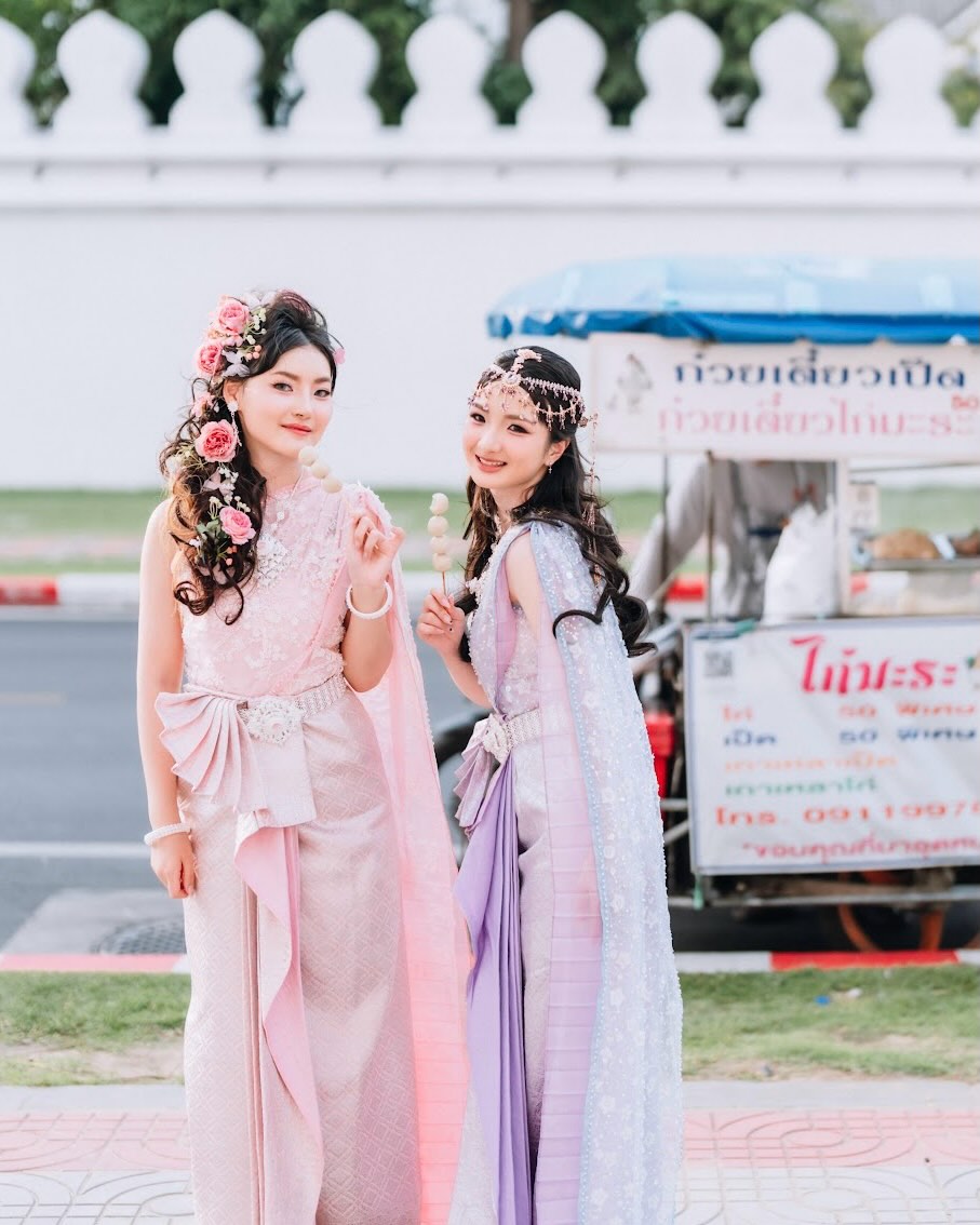 Charis Thai Studio: Thai Dress Rental Facebook ad: Sweet Bangkok wanderers besties forever Create own princess…