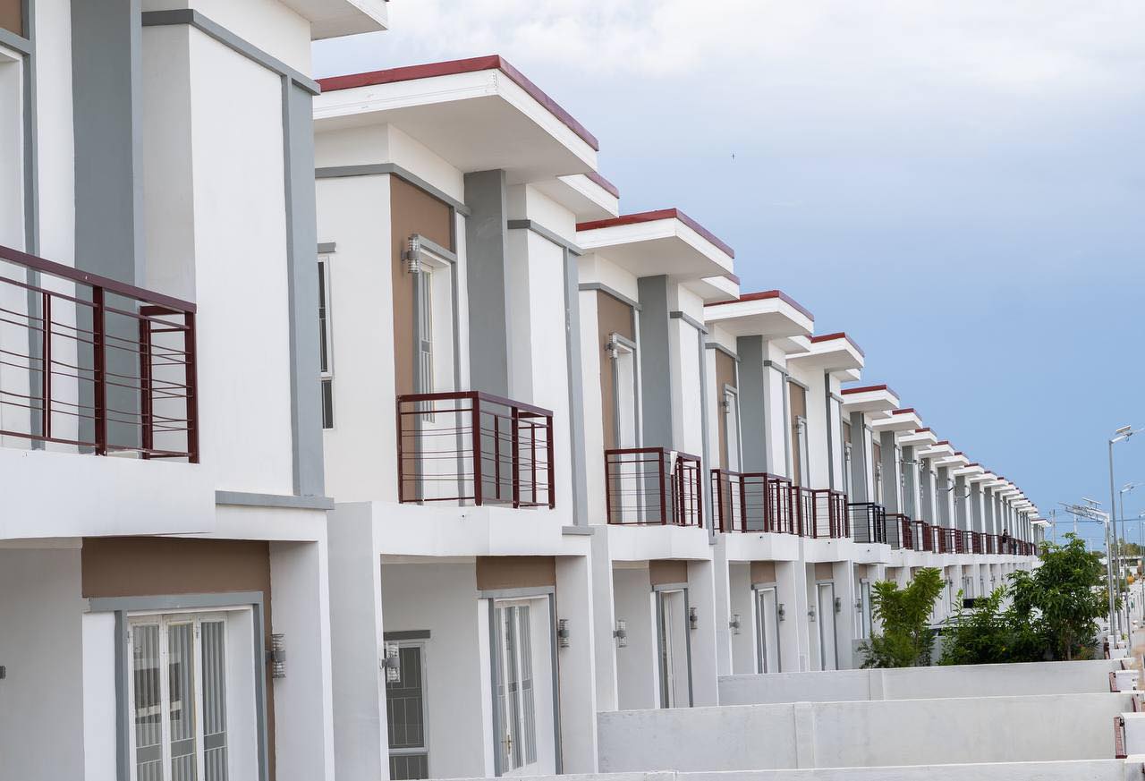 HV Villa Facebook ad: Real Estate