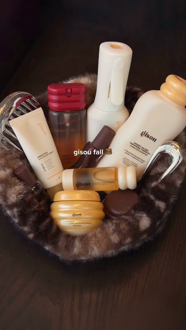 Gisou Facebook ad: New season, new beauty bag obvi…