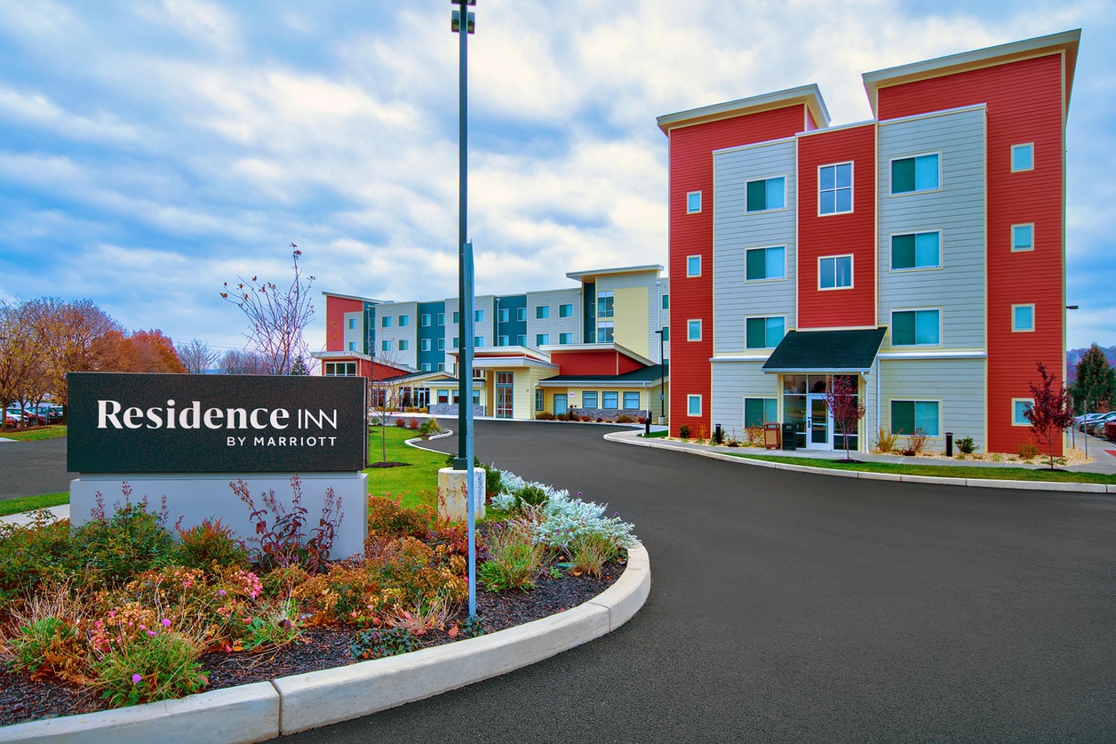Marriott Bonvoy Facebook ad