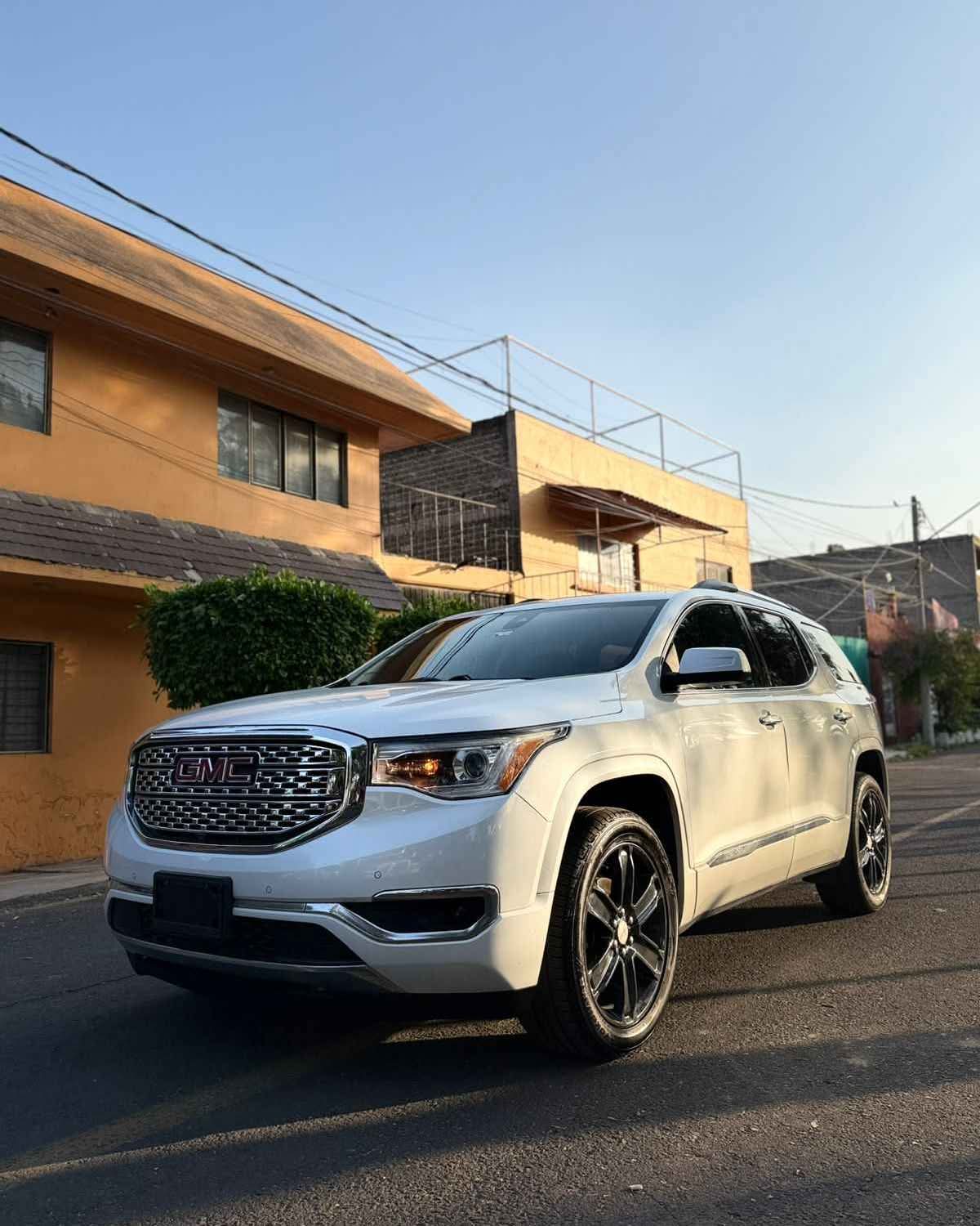 Chocks Rios Alvz Facebook ad: 2017 GMC Acadia