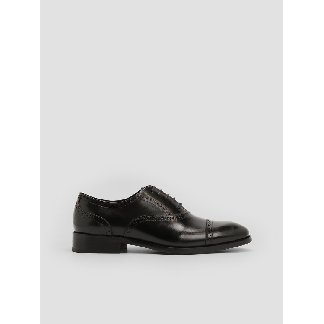 Traffic Footwear Facebook ad from Feb 4, 2025