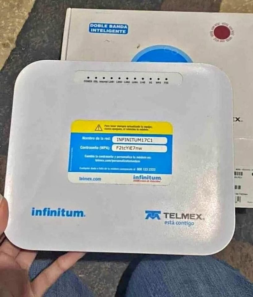 Promotor Infinitum Telmex Facebook ad