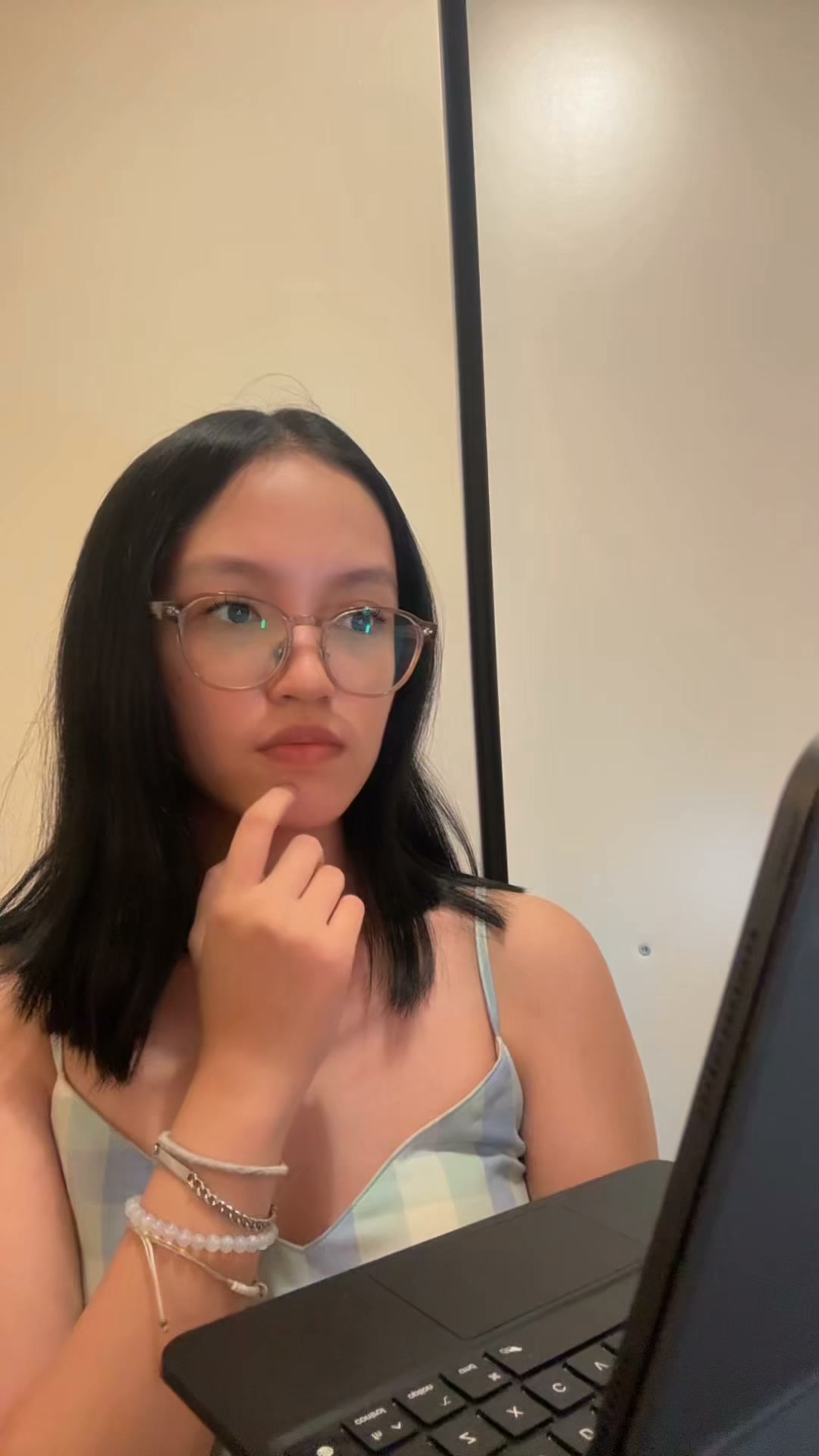 Shopee Facebook ad: may libre ng drama sa shopee!?