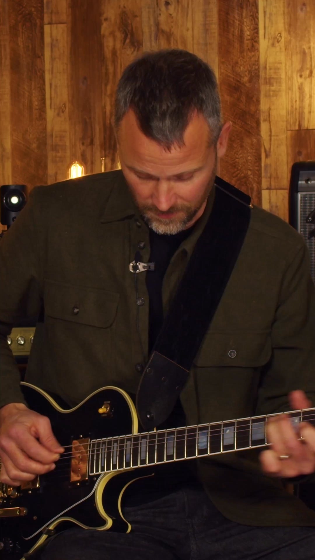 GuitarTricks.com Facebook ad: Three words. One technique.