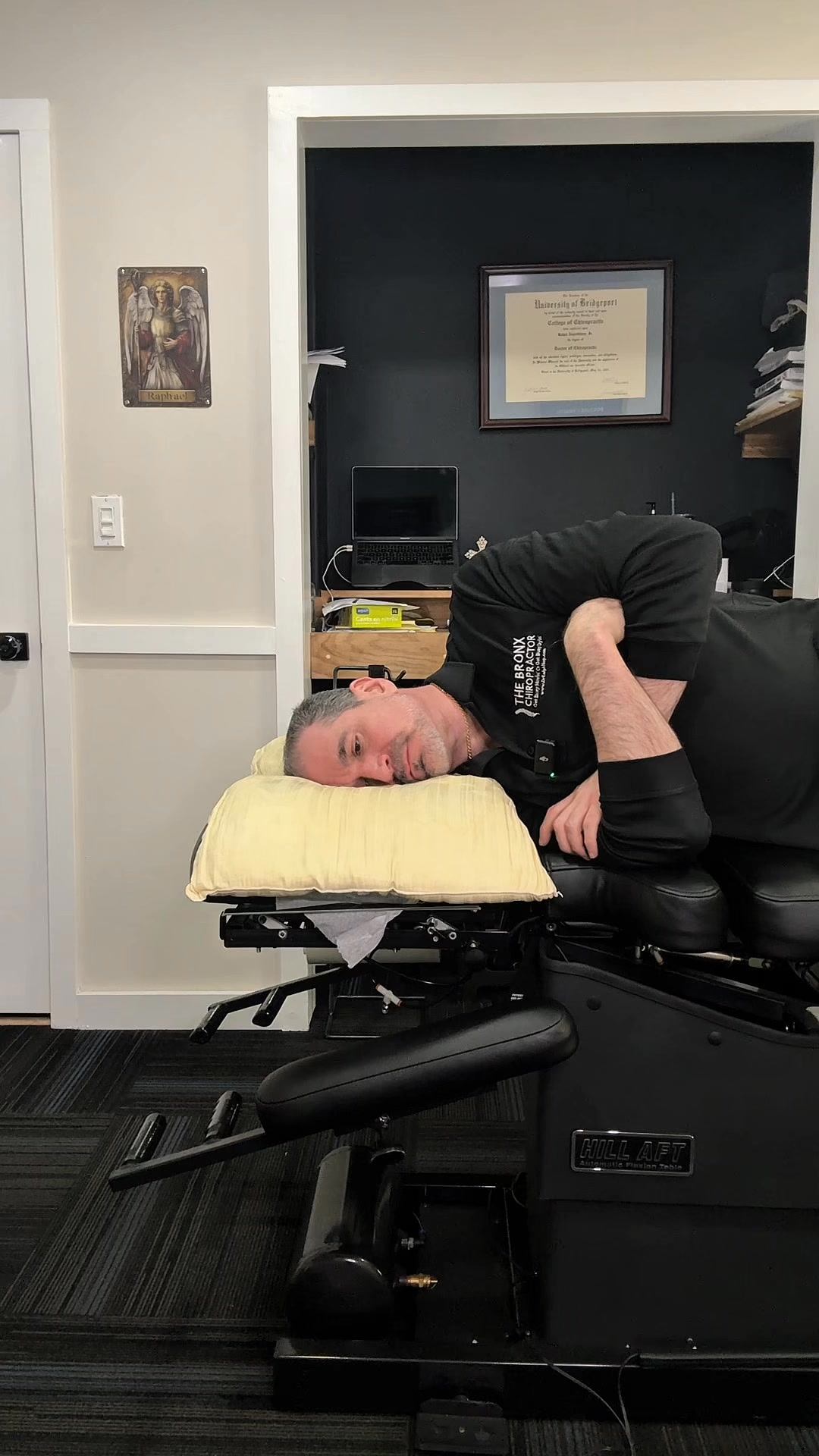 Dr. Ralph Napolitano Facebook ad: The Pillow I Trust for Neck Relief