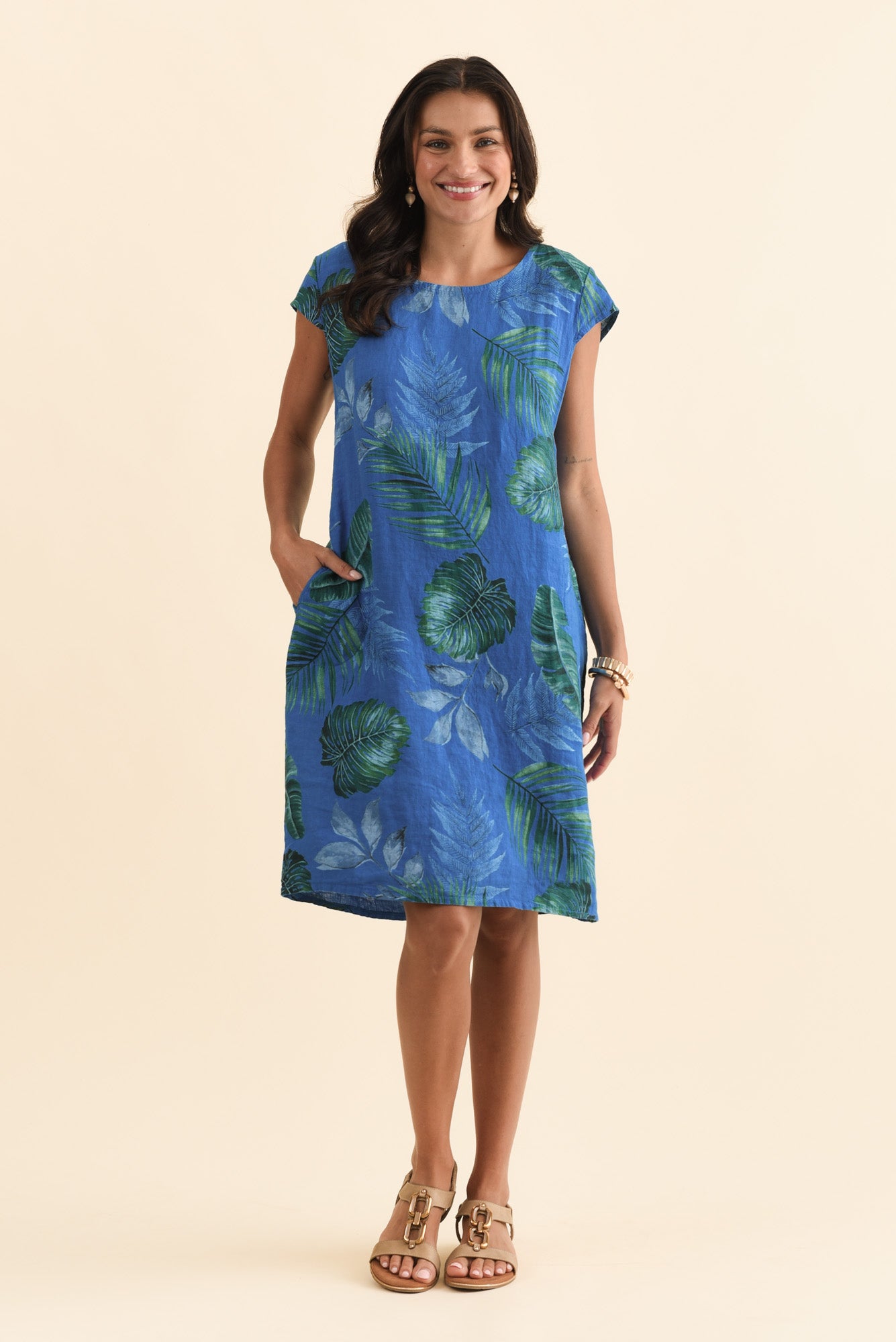 Blue Bungalow Facebook ad: Tina Cobalt Palm Linen Pocket Dress