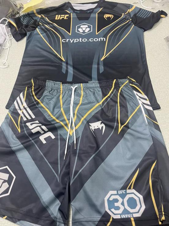 Pépite Pour Sportif Facebook ad: TENUES D’ENTRAÎNEMENT IMPRIMÉES, POUR UN LOOK SPORTIF ET…