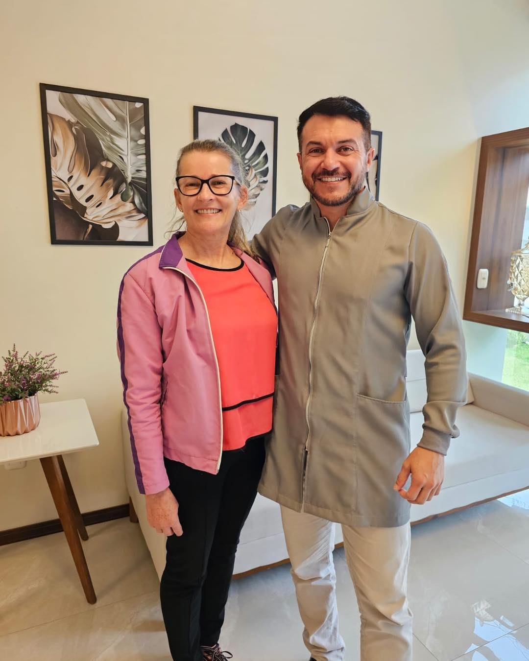 Denilson Manfredini - Implantes Dentários em Erechim Facebook ad: O sorriso da Lourdes diz tudo!