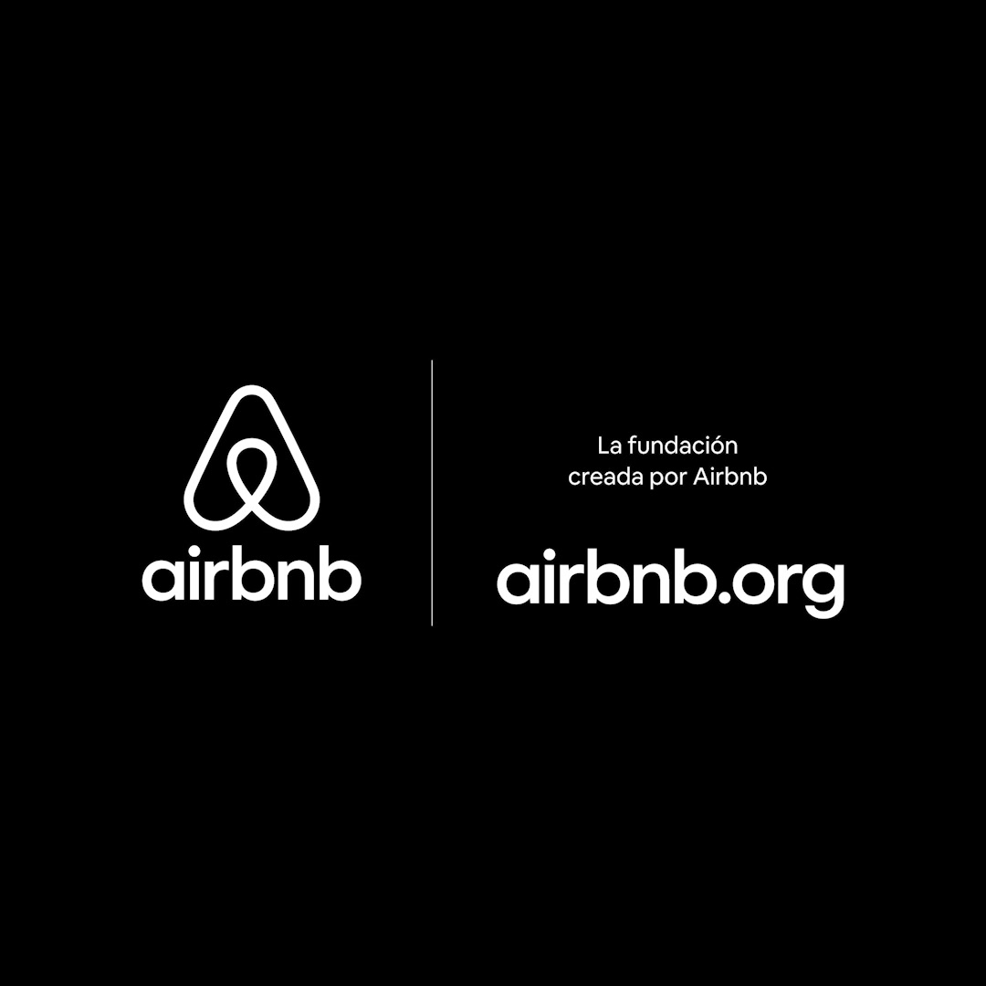 Airbnb Facebook ad: La fundación Airbnb.org ofrece alojamiento gratuito a…