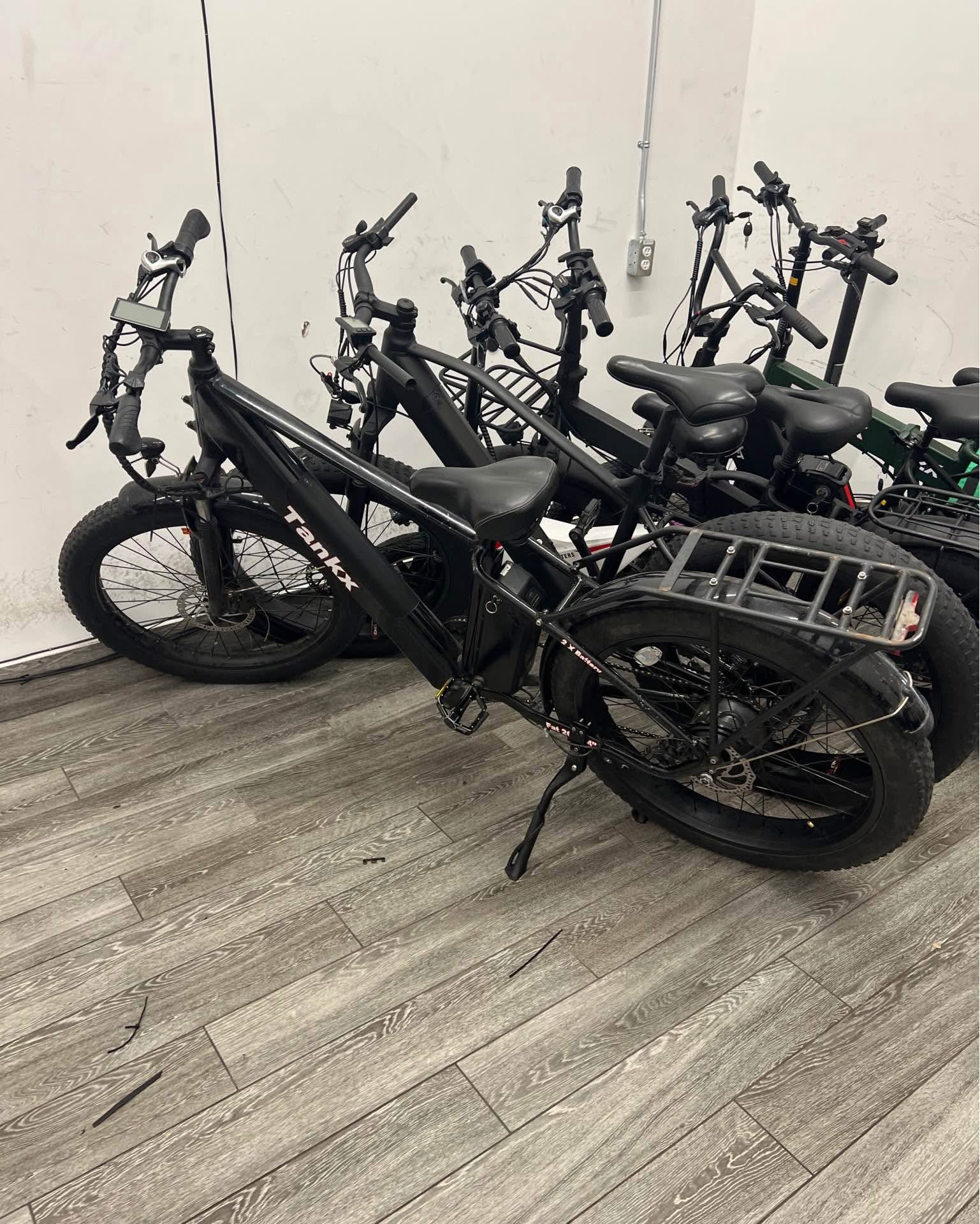 Serge Sage Facebook ad: Clearance 26 Ebike 48V500W aluminum 80-90km fat 20Ah fast…