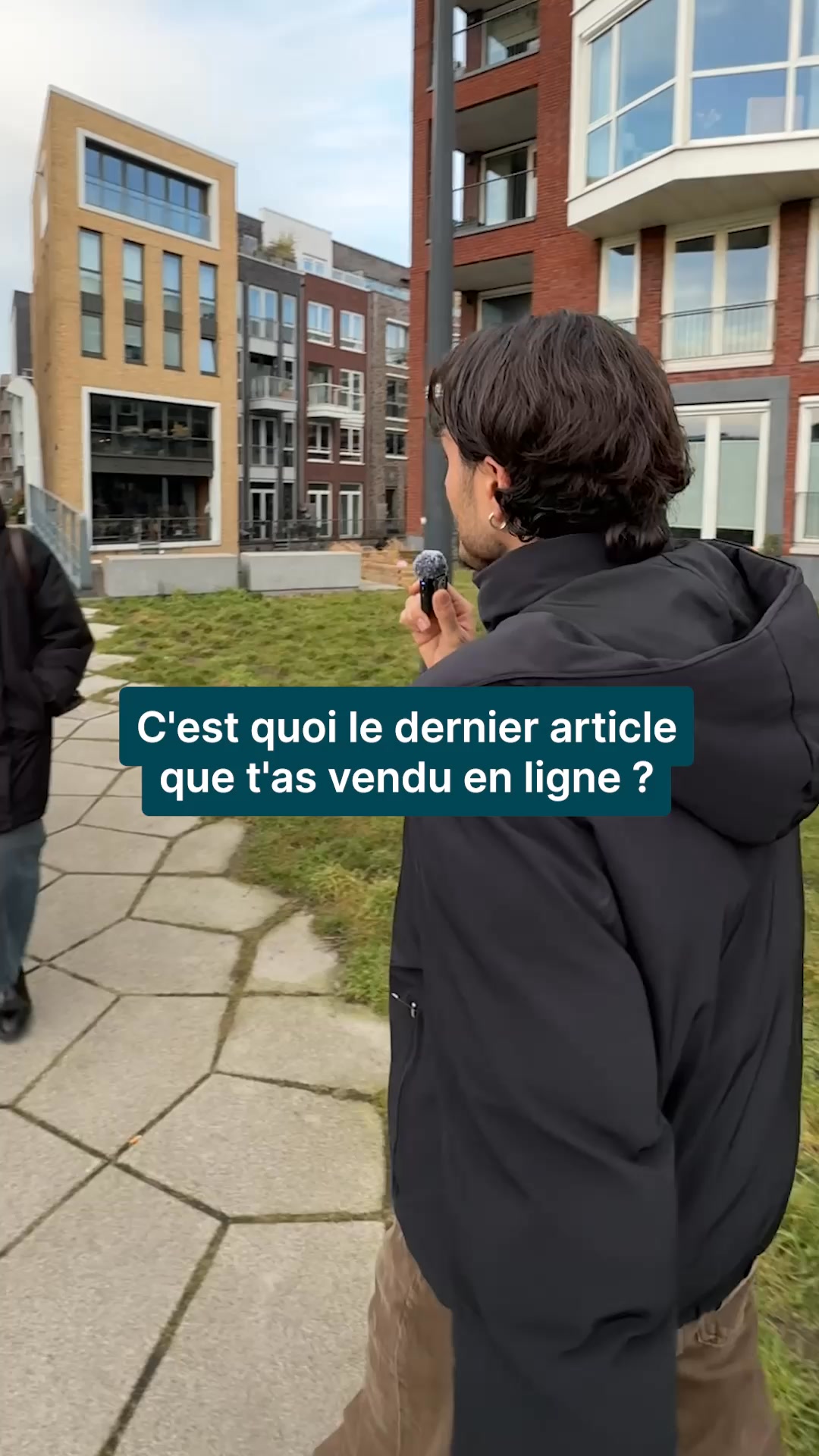 Vinted Facebook ad: C'est rapide, sûr et facile