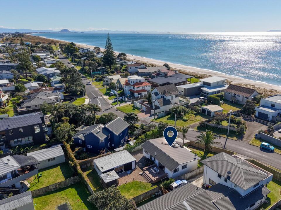 Angela and Nick Fleet - Bayleys Papamoa Facebook ad: 4 Motiti Road, Papamoa