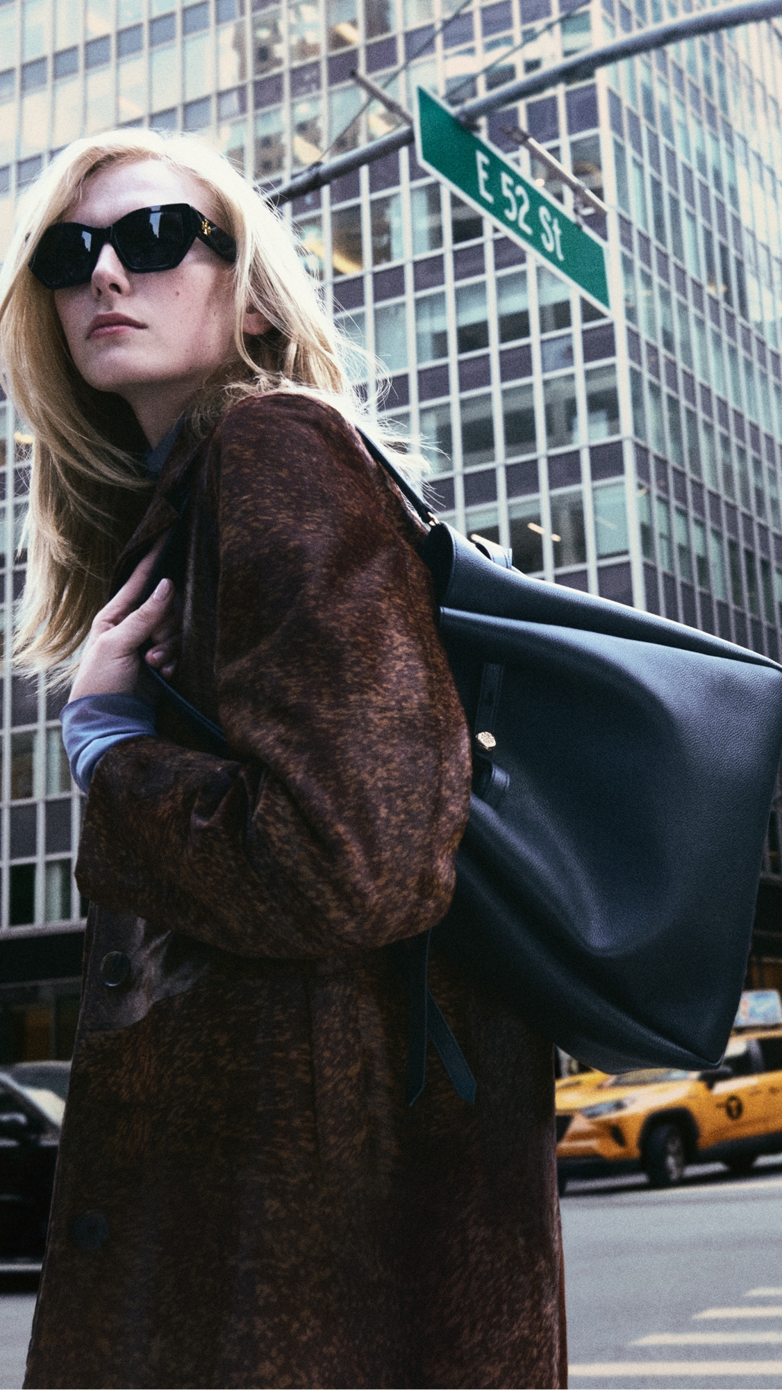 Tory Burch Facebook ad: Discover the latest from Romy.