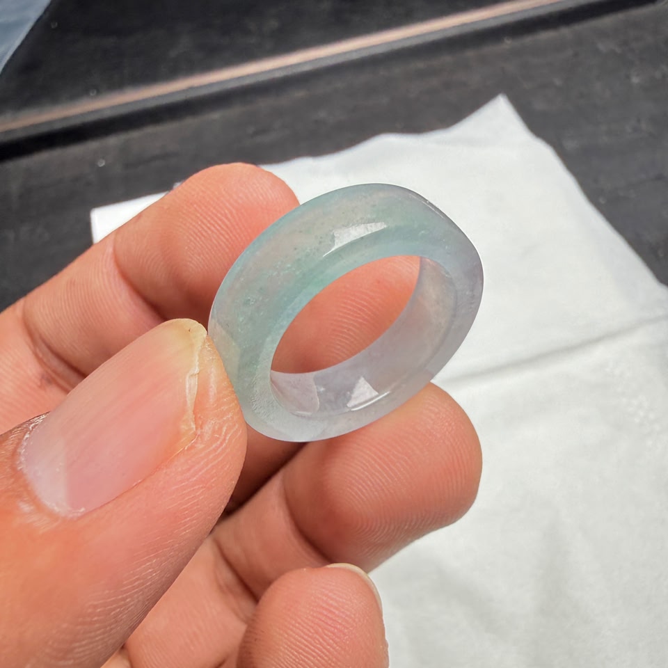 Ye Zar Ni Jade & Jewelry Facebook ad: သဘာဝကျောက်စိမ်း ရေခဲသား လက်စွပ် 1 ကွင်း