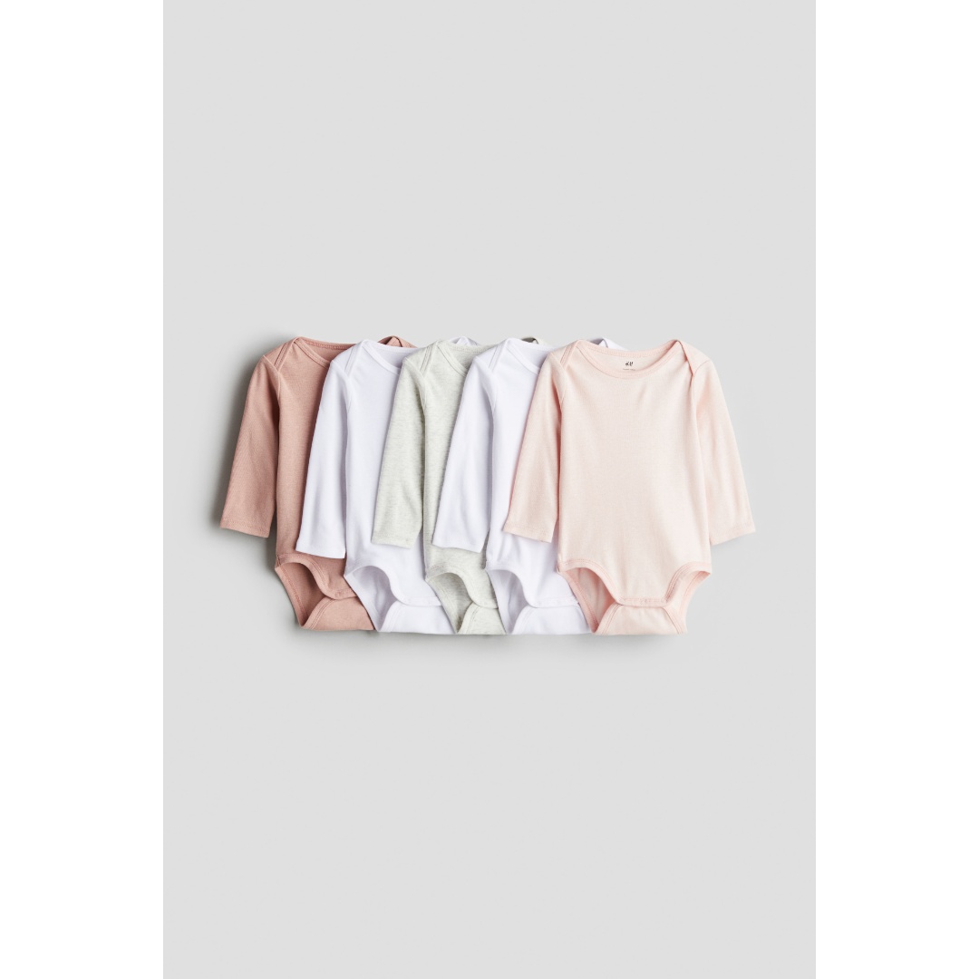 H&M Facebook ad: Shop babywear for any occasion.