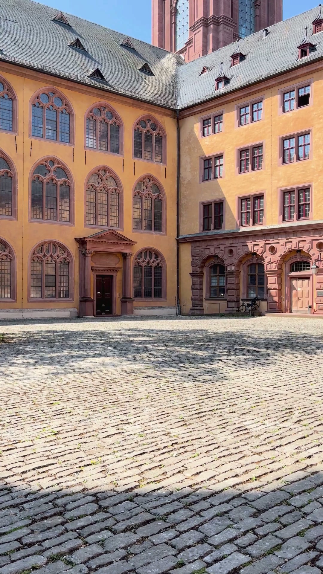 Universität Würzburg Facebook ad: Jura studieren.
