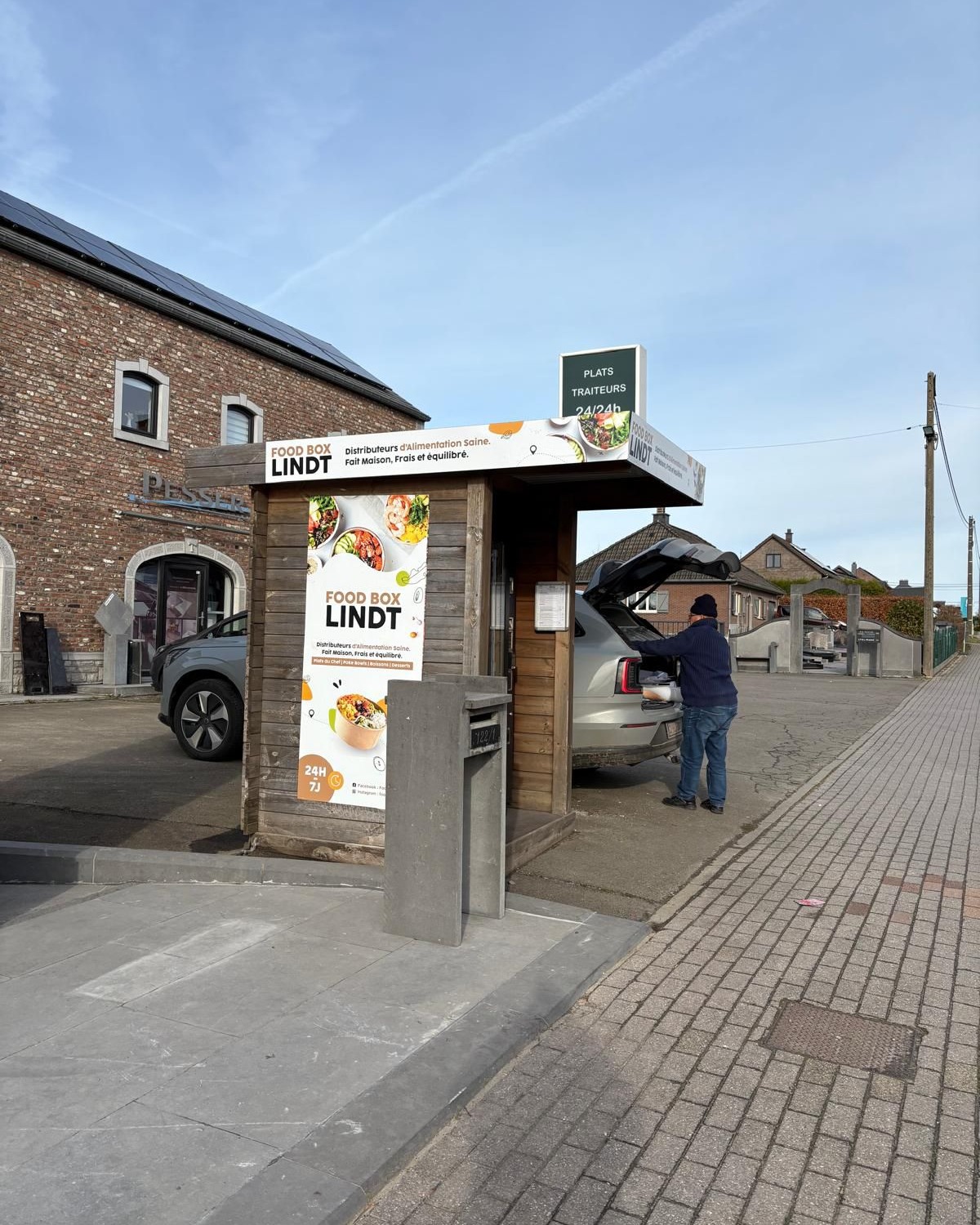 Food Box - Distributeurs alimentaires Facebook ad: DISTRIBUTEUR Foodbox-Lindt ร AUBEL!