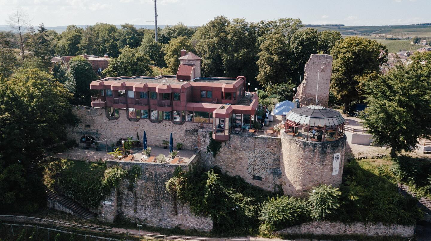 Kauzenburg by Mike's Catering Facebook ad: Sag JA zu einer traumhaften Hochzeit mit Blick…