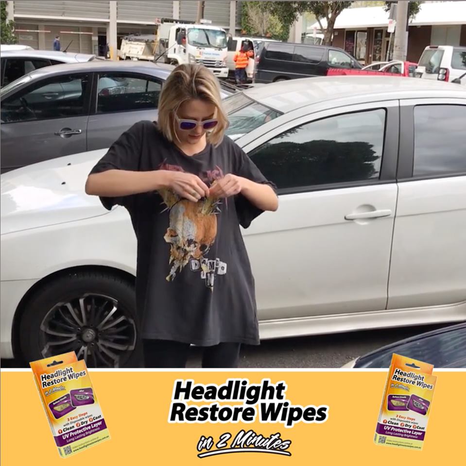 Headlight Restore Wipes Facebook ad: FREE SHIPPING
