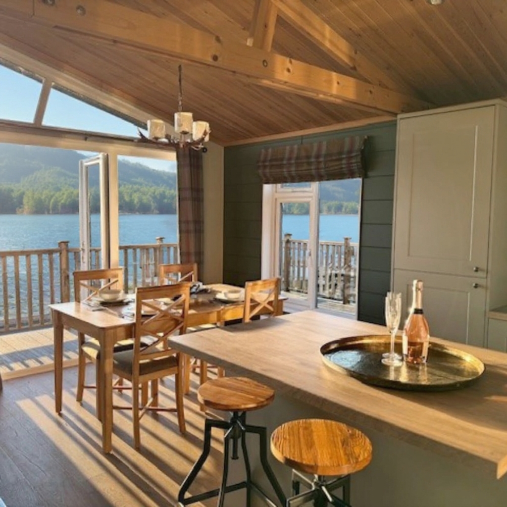 Explore Lodges Facebook ad