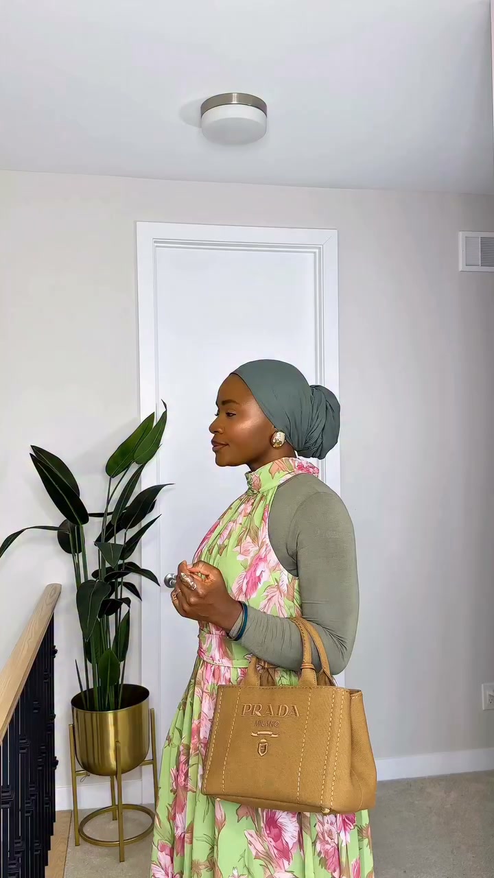 StyleWe Facebook ad: Dress them up or down for a fashion forward