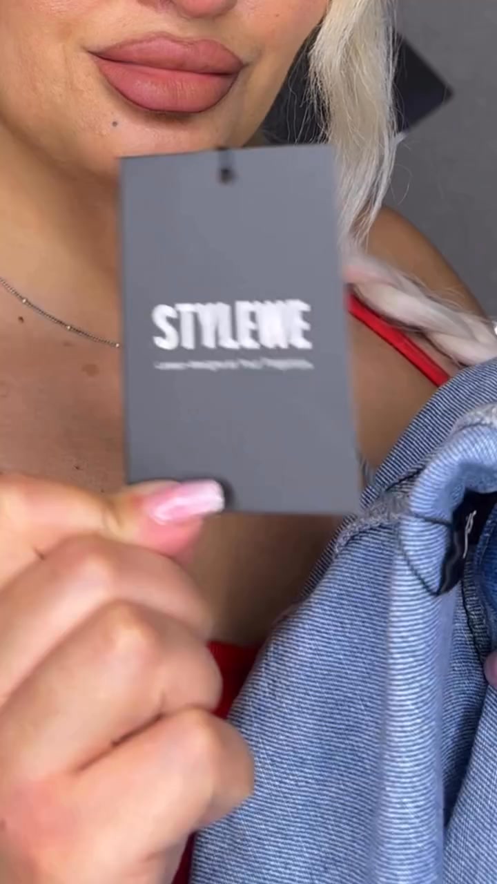 StyleWe Facebook ad: Dress them up or down for a fashion forward