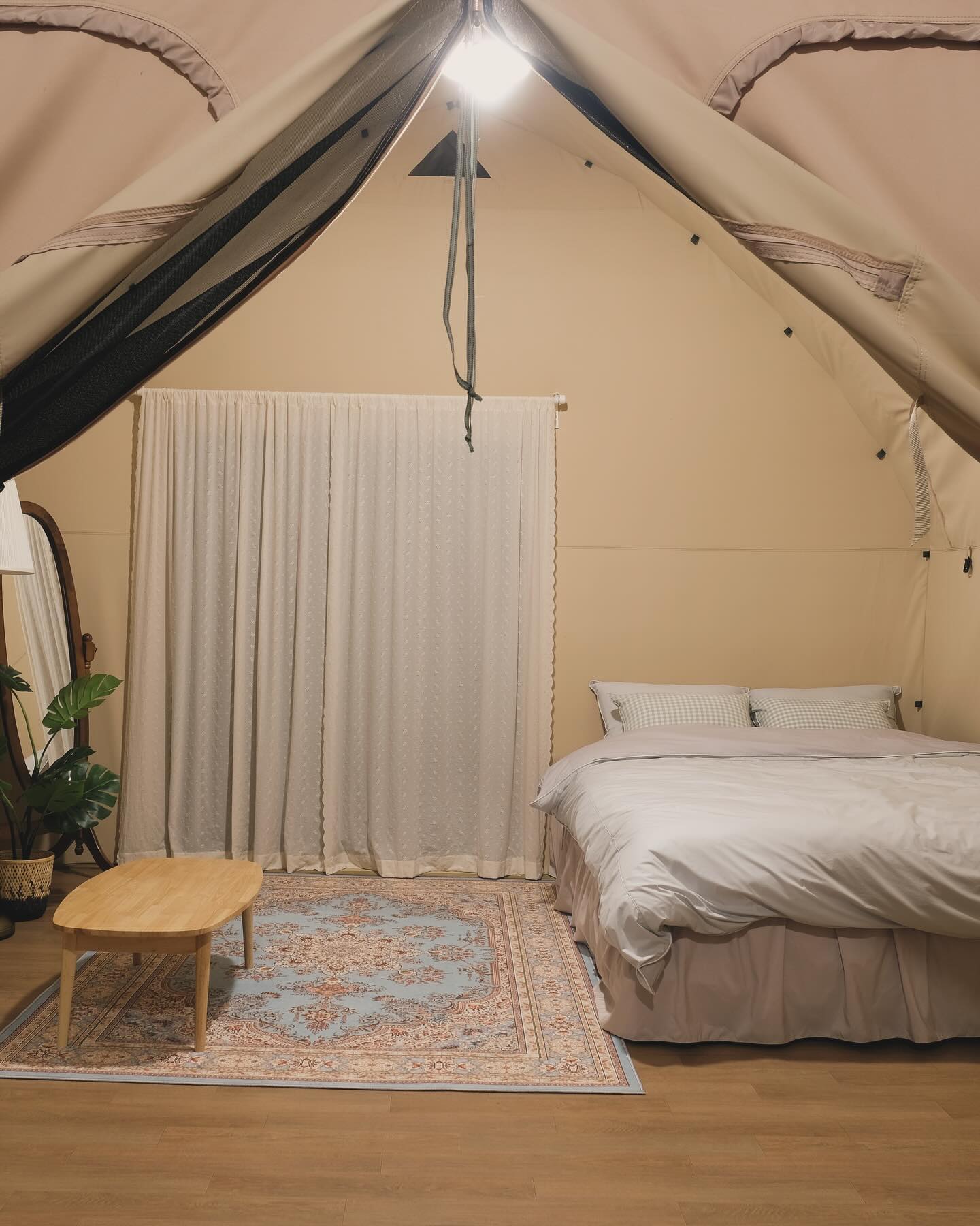 glamping_roman Facebook ad: 내부가 깨끗한 대구 글램핑장