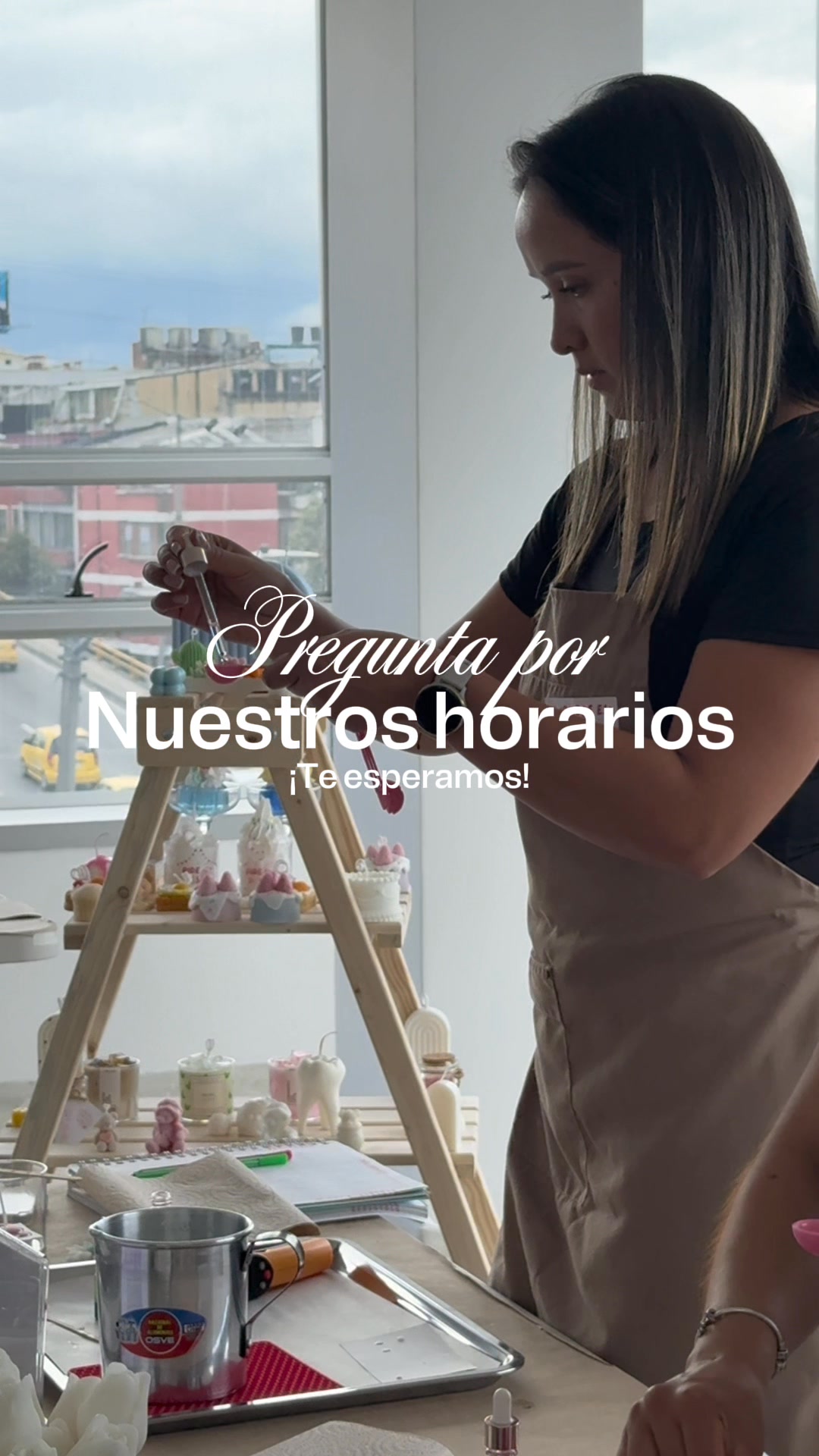 Candelaria Candles Facebook ad: Chatea con nosotros
