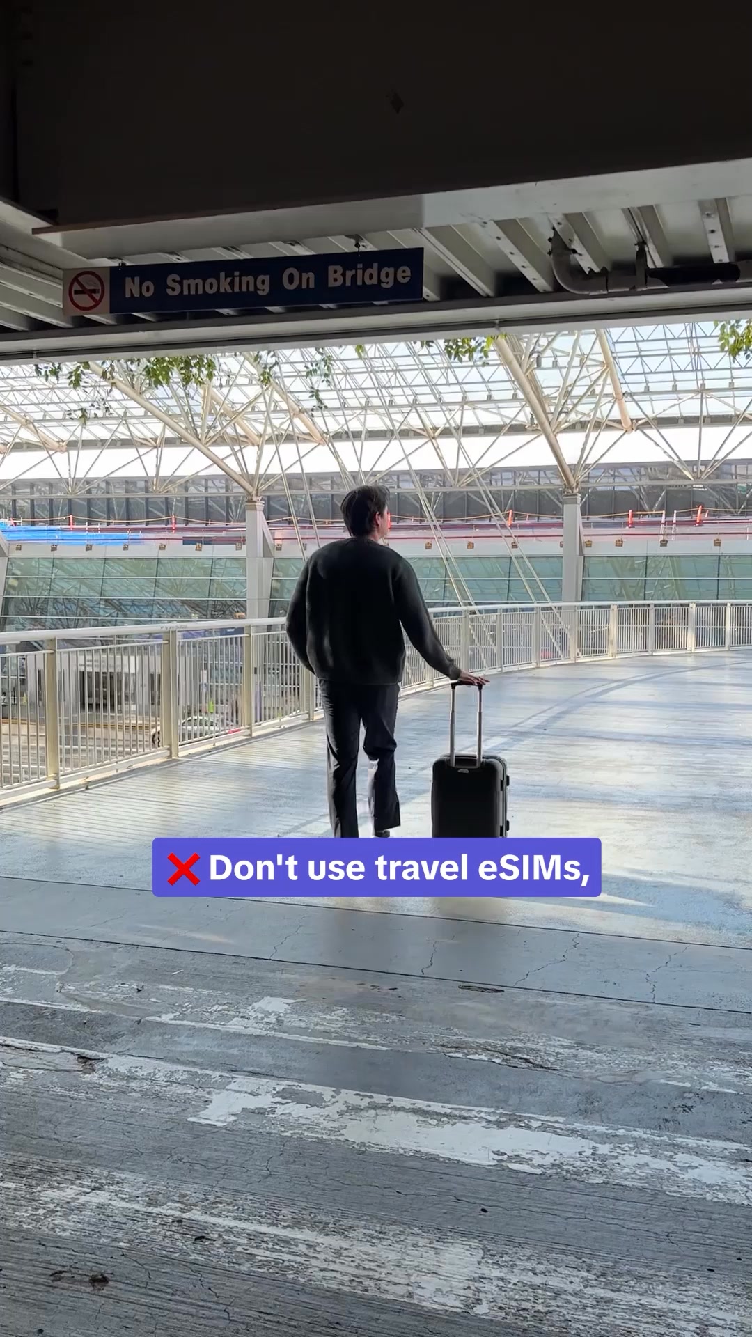Roamless Facebook ad: Roamless eSIM