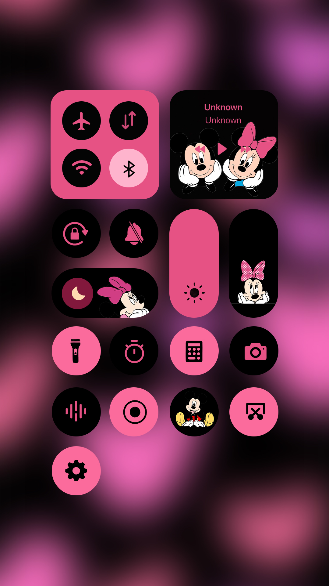 Widgetopia Facebook ad: Make your control center unique
